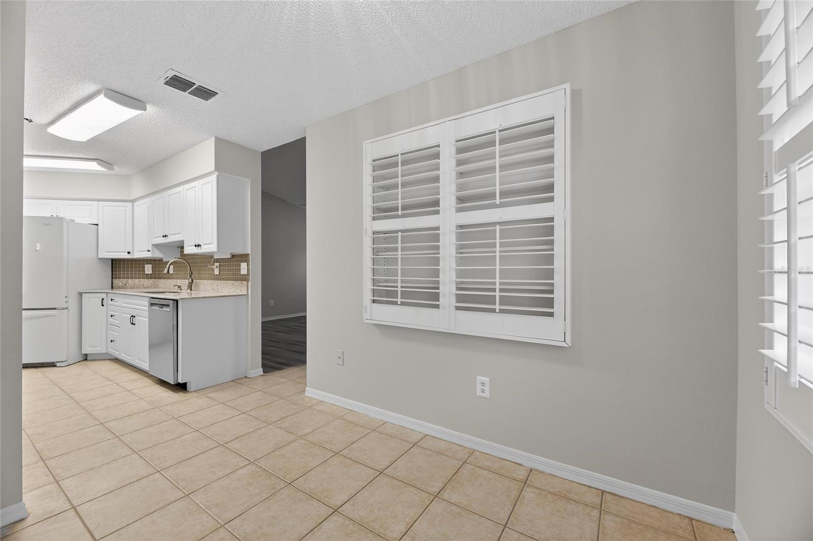 Image 28 of 50 For 2007 W Del Webb Boulevard