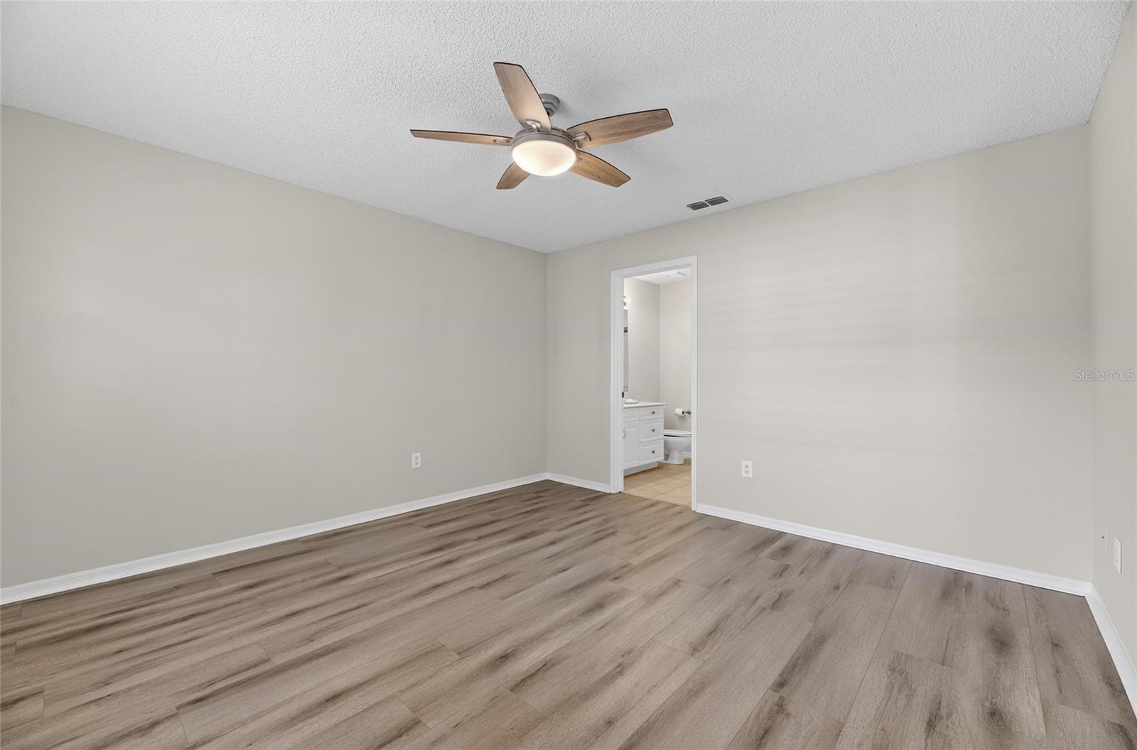 Image 34 of 50 For 2007 W Del Webb Boulevard