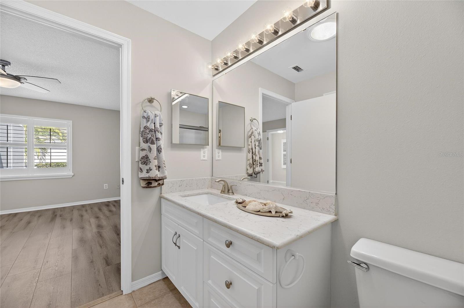 Image 36 of 50 For 2007 W Del Webb Boulevard