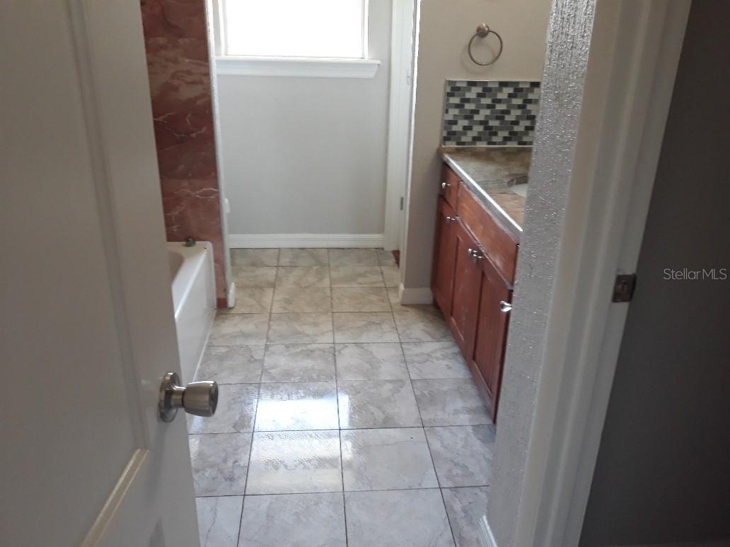 Listing photo id 9 for 3403 County Line Road