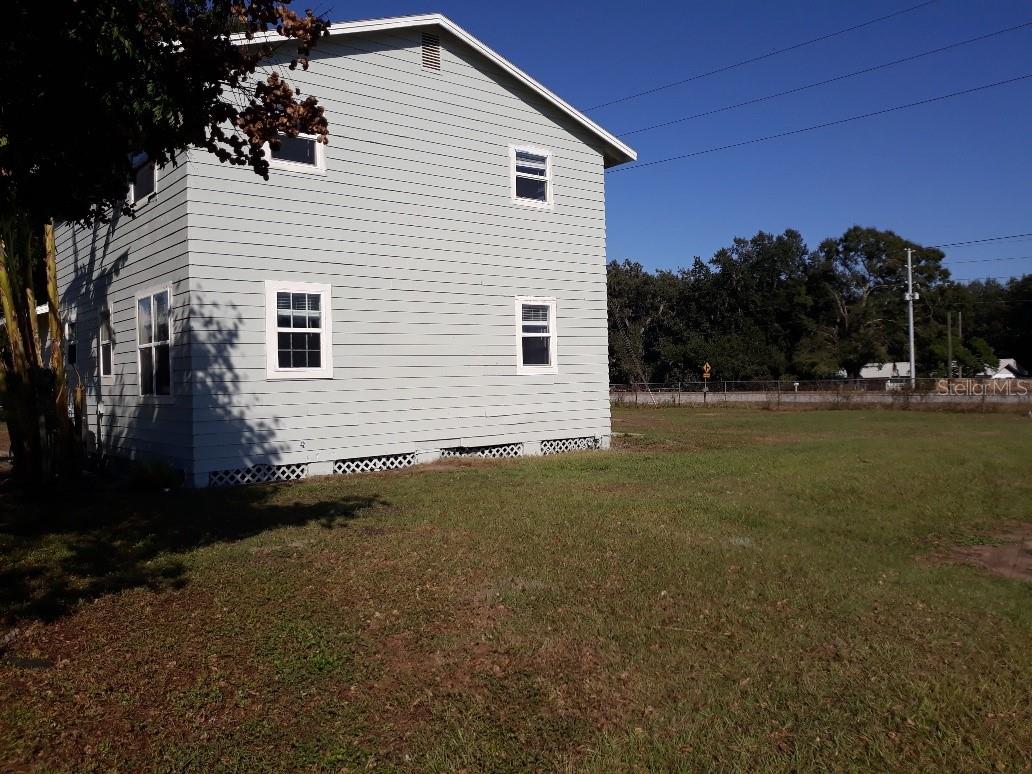 Listing photo id 17 for 3403 County Line Road