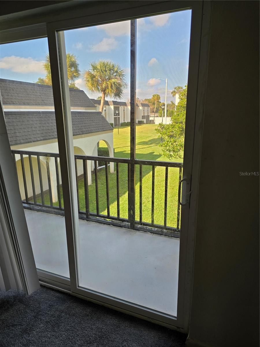 Image 12 of 18 For 712 Oakgrove Drive 230