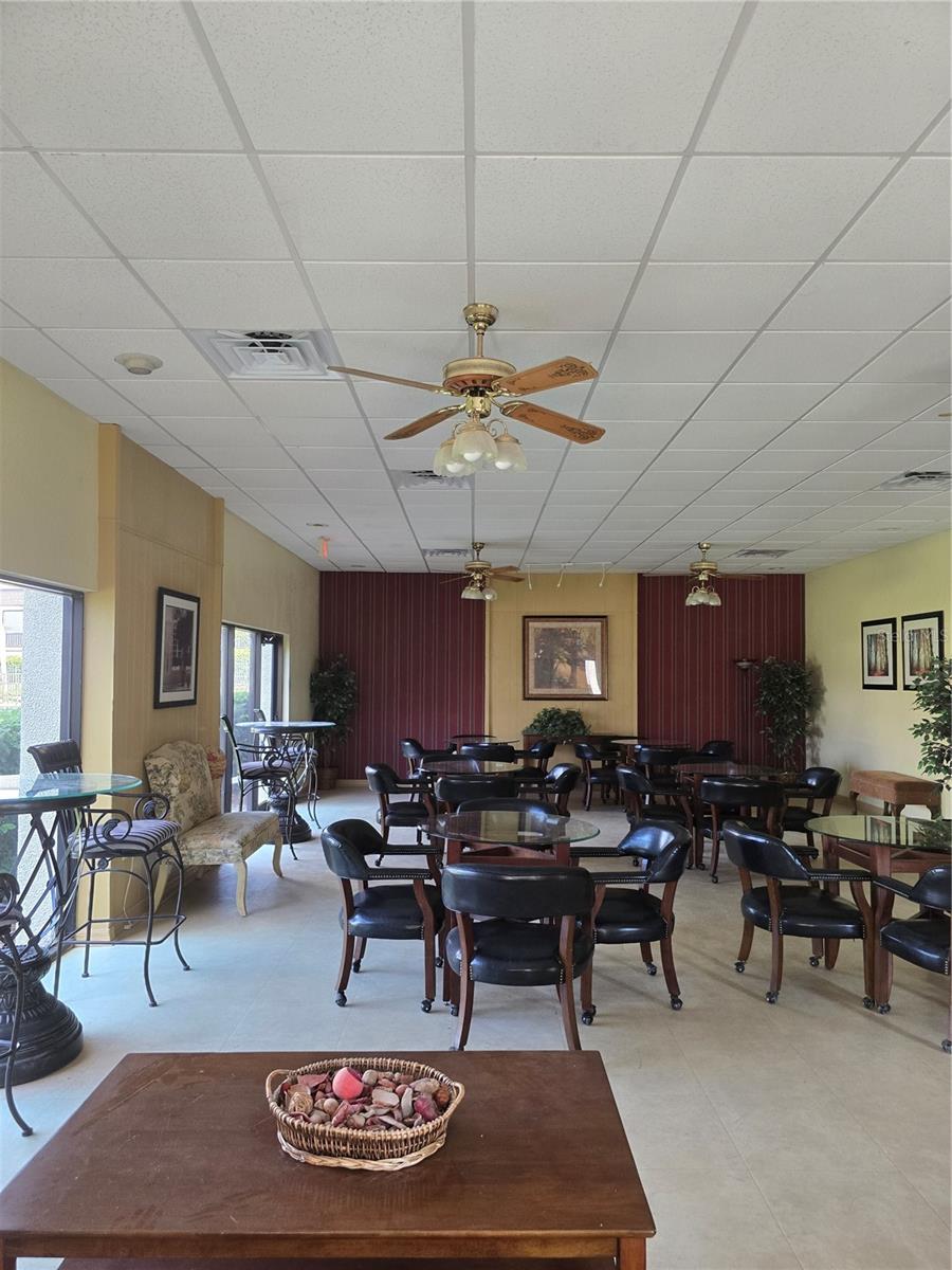 Image 16 of 18 For 712 Oakgrove Drive 230