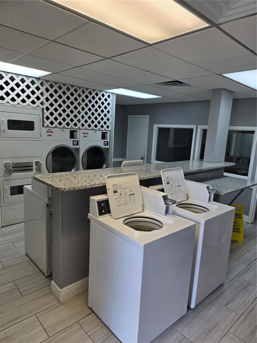 Image 18 of 18 For 712 Oakgrove Drive 230