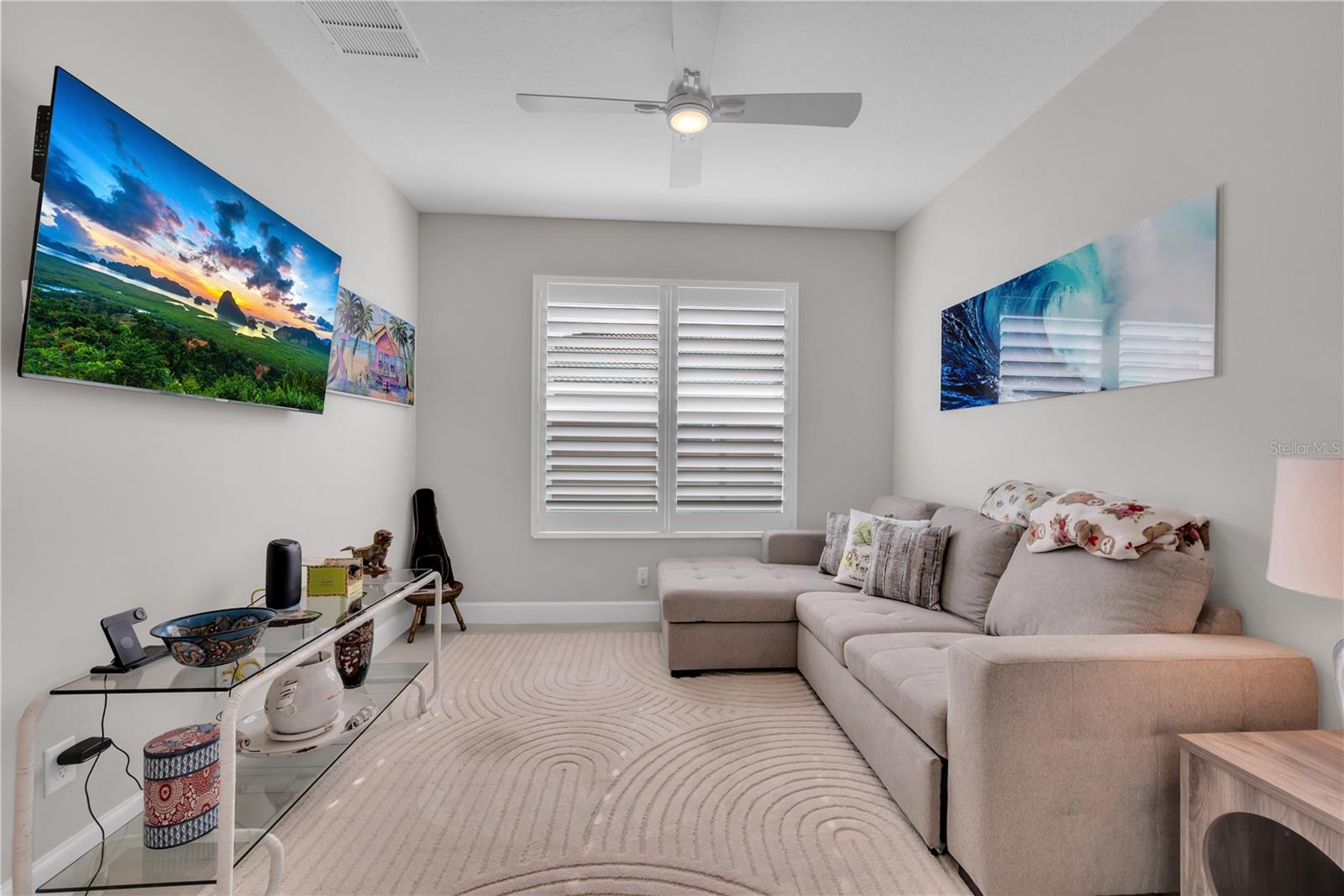 Listing photo id 13 for 4878 Avila Lakes Drive