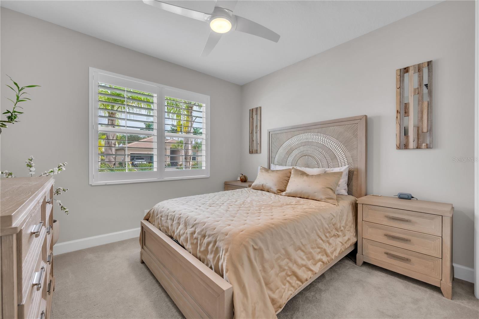 Listing photo id 20 for 4878 Avila Lakes Drive