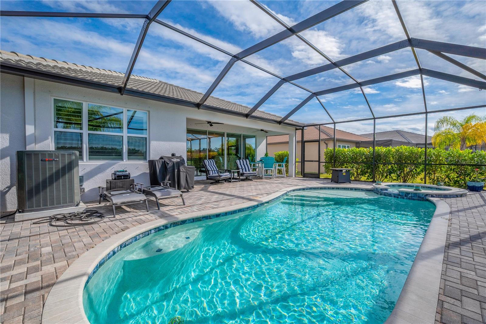 Listing photo id 24 for 4878 Avila Lakes Drive