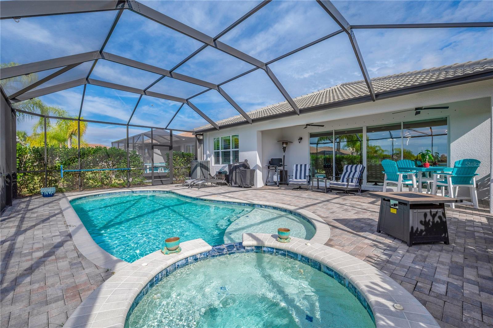 Listing photo id 25 for 4878 Avila Lakes Drive