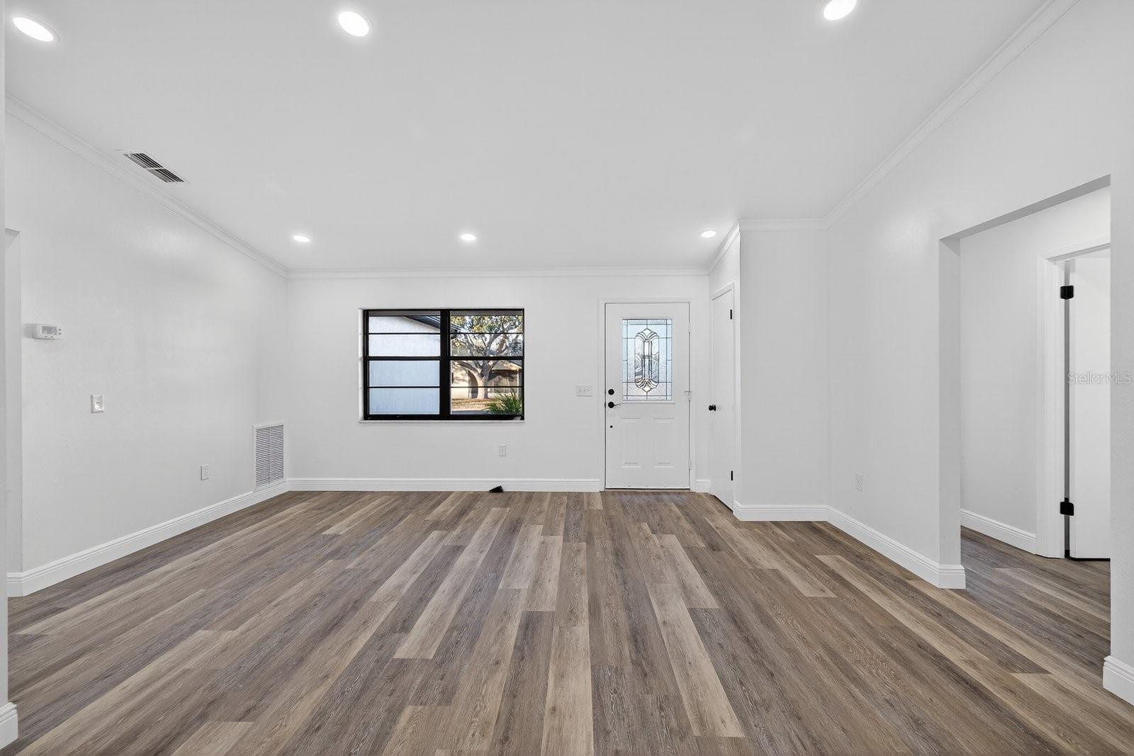 Image 10 of 38 For 7822 Bahama Avenue