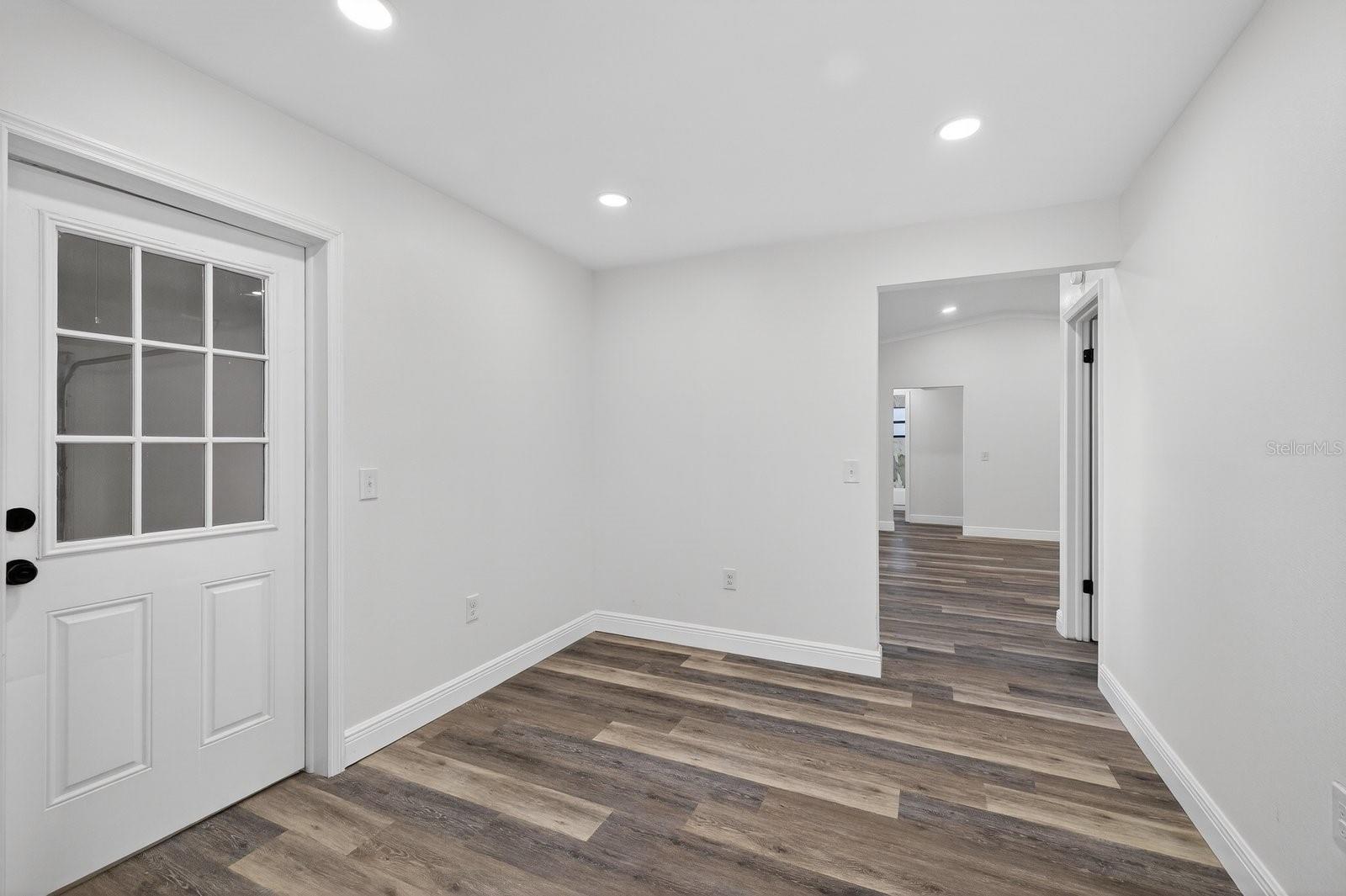 Image 18 of 38 For 7822 Bahama Avenue