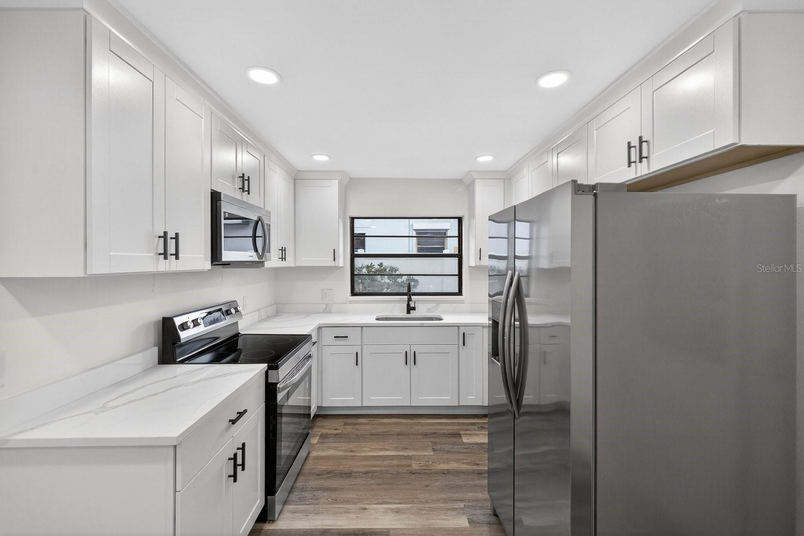 Image 19 of 38 For 7822 Bahama Avenue