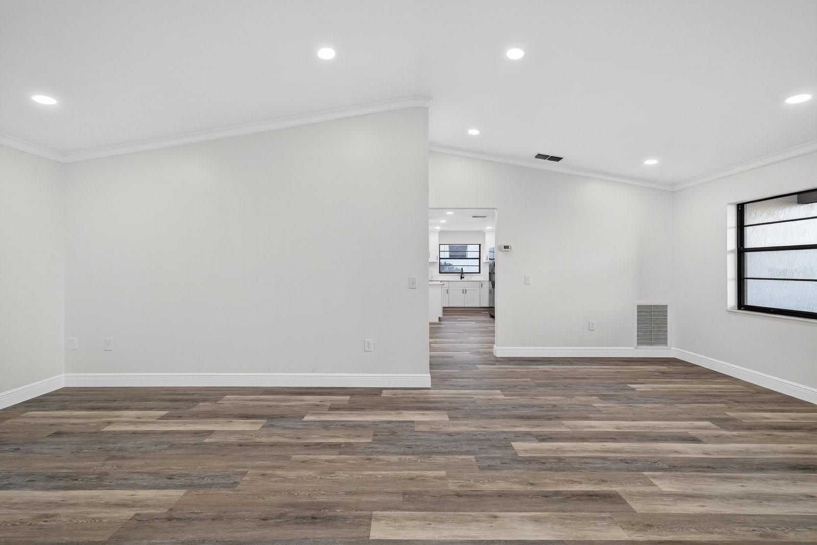 Image 8 of 38 For 7822 Bahama Avenue