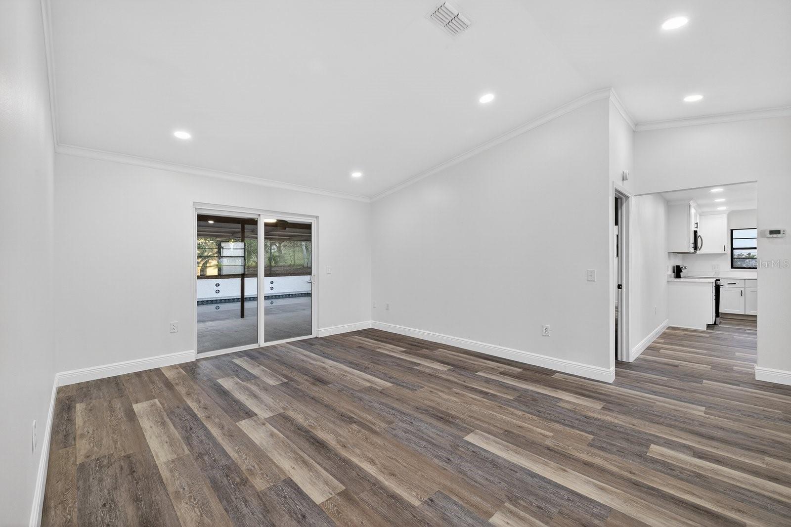 Image 9 of 38 For 7822 Bahama Avenue