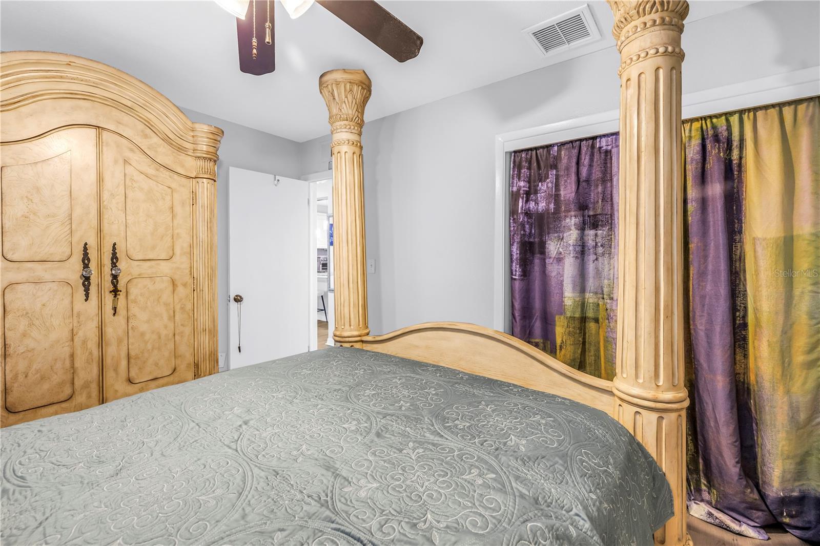 Image 15 of 33 For 3723 59th Street N 6