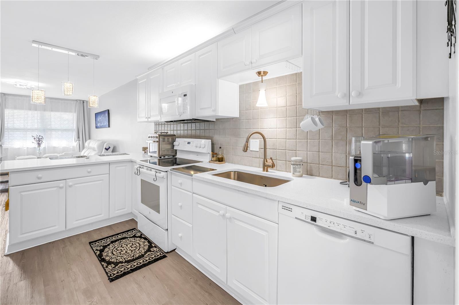 Image 3 of 33 For 3723 59th Street N 6