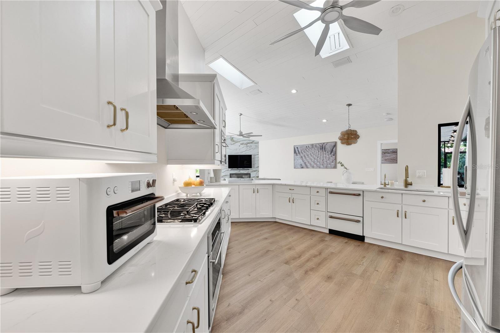 Image 11 of 60 For 5361 Siesta Ct