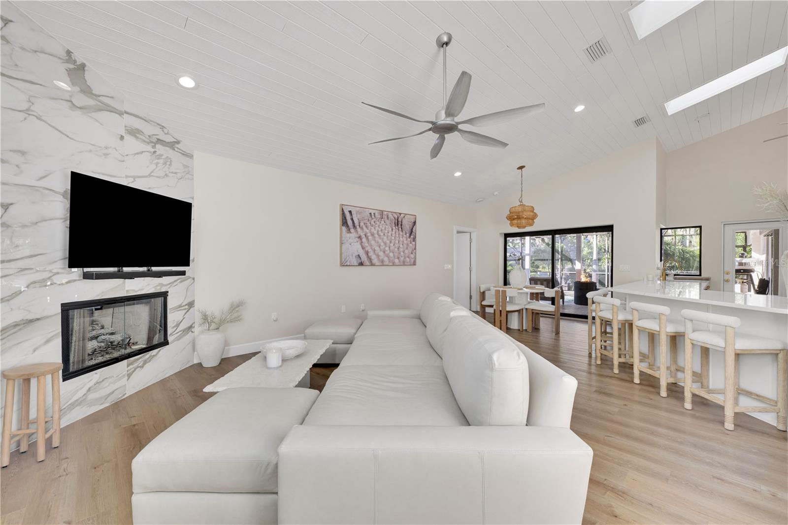 Image 17 of 60 For 5361 Siesta Ct