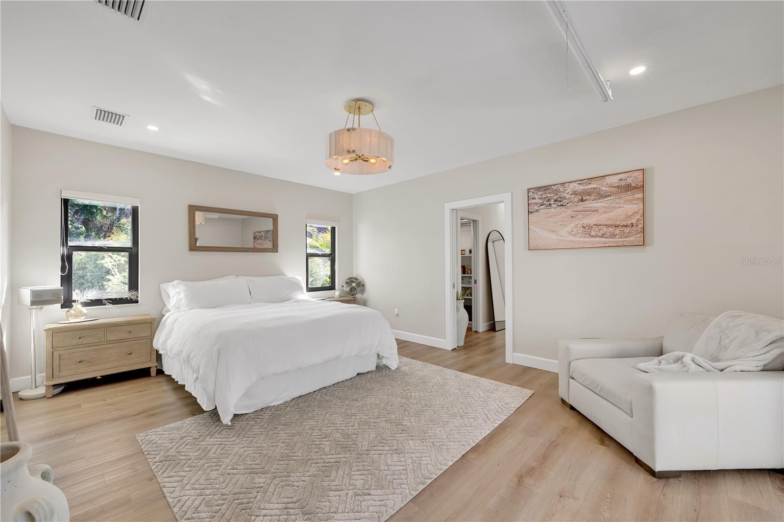 Image 23 of 60 For 5361 Siesta Ct