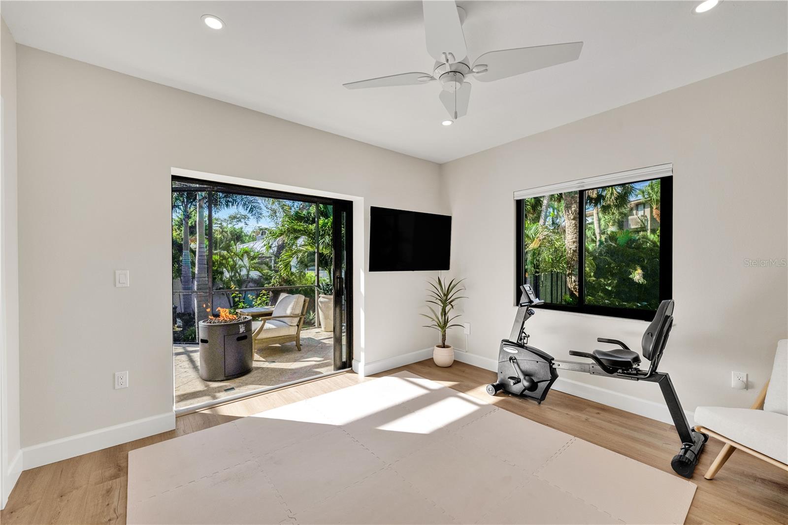 Image 34 of 60 For 5361 Siesta Ct