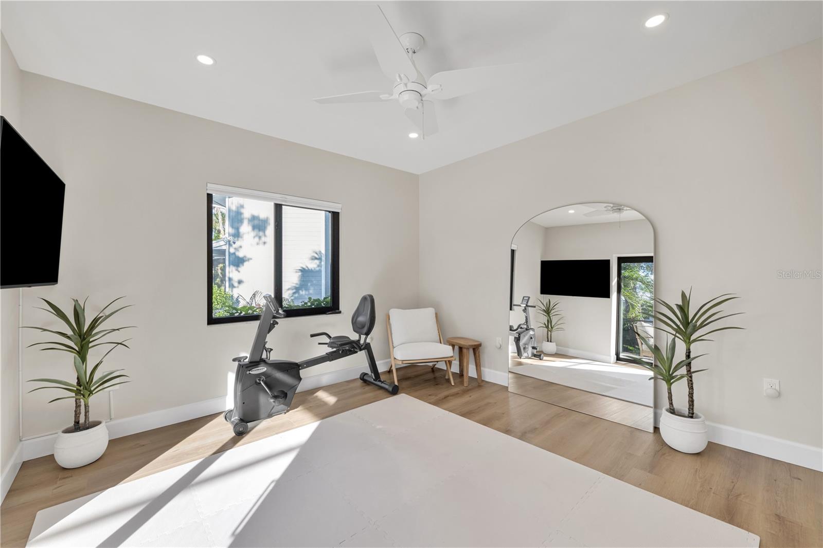 Image 35 of 60 For 5361 Siesta Ct