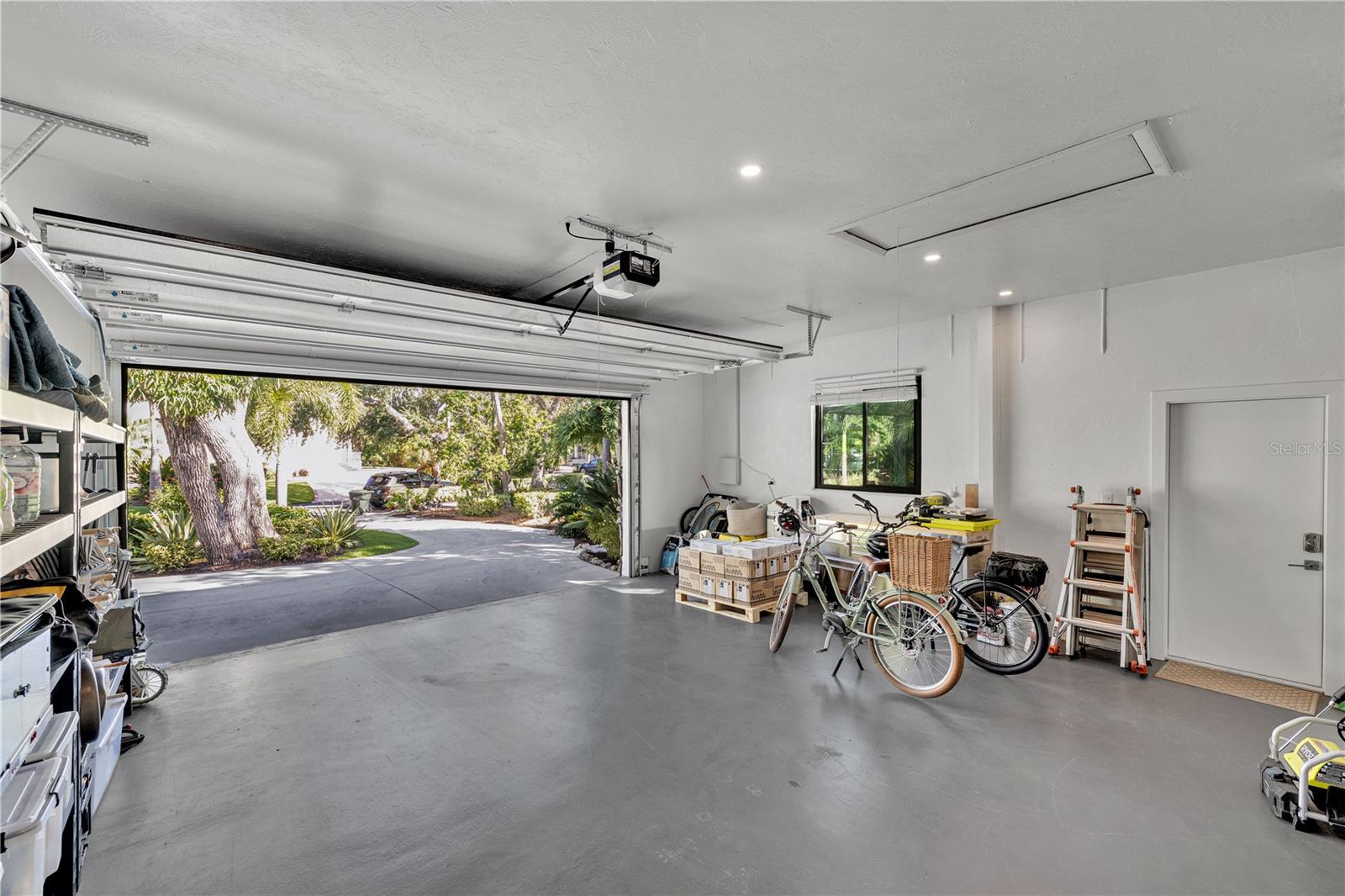 Image 46 of 60 For 5361 Siesta Ct