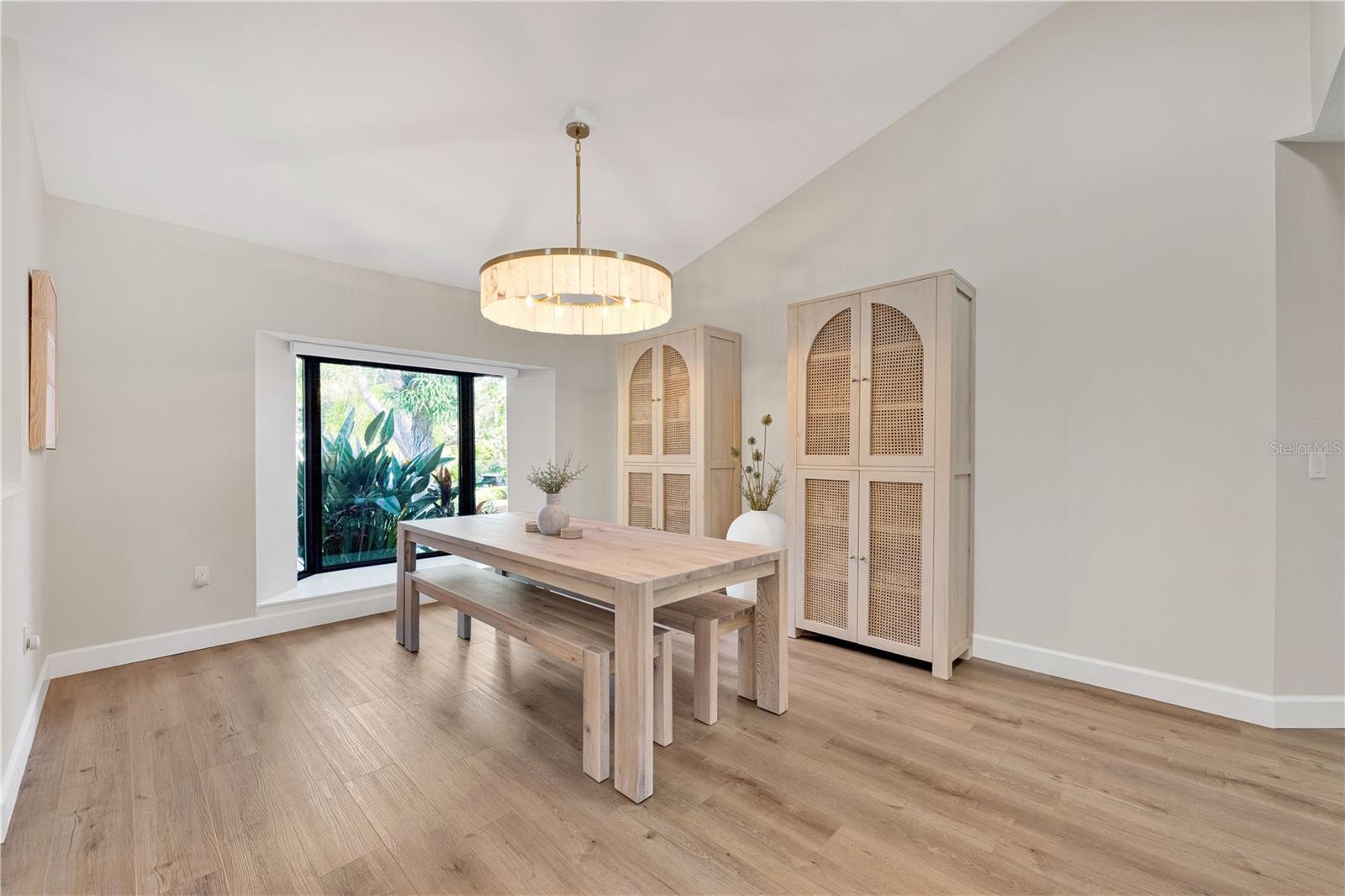 Image 9 of 60 For 5361 Siesta Ct