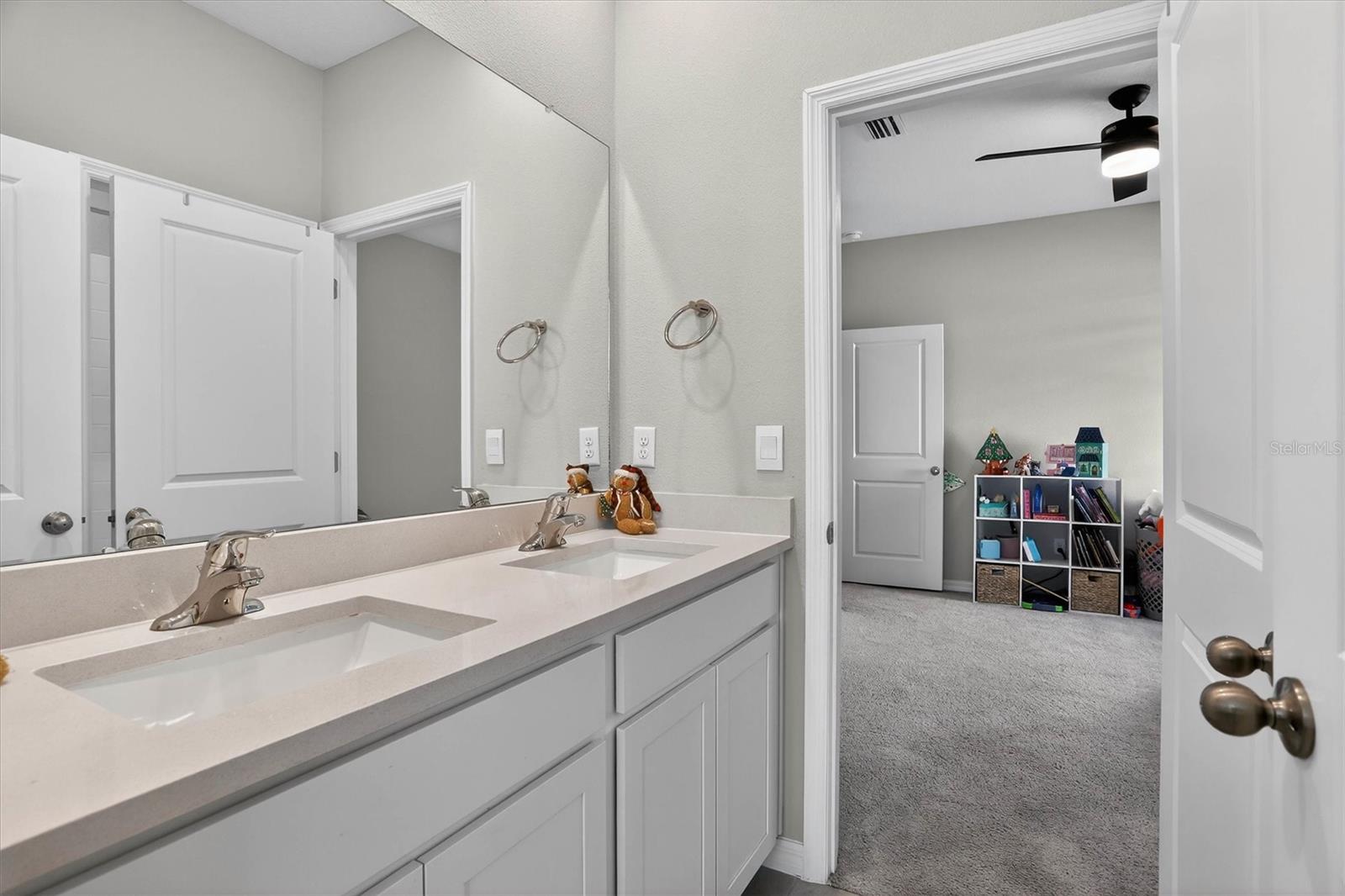 Image 25 of 41 For 33391 Colburn Creek Way