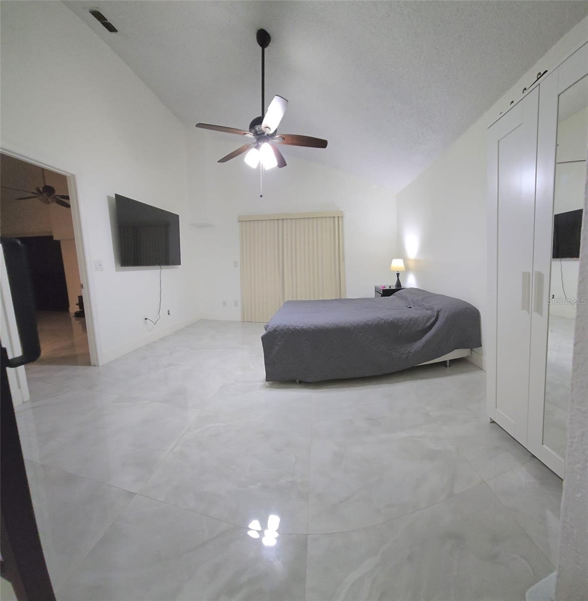 Image 13 of 26 For 2280 Springwood Circle W