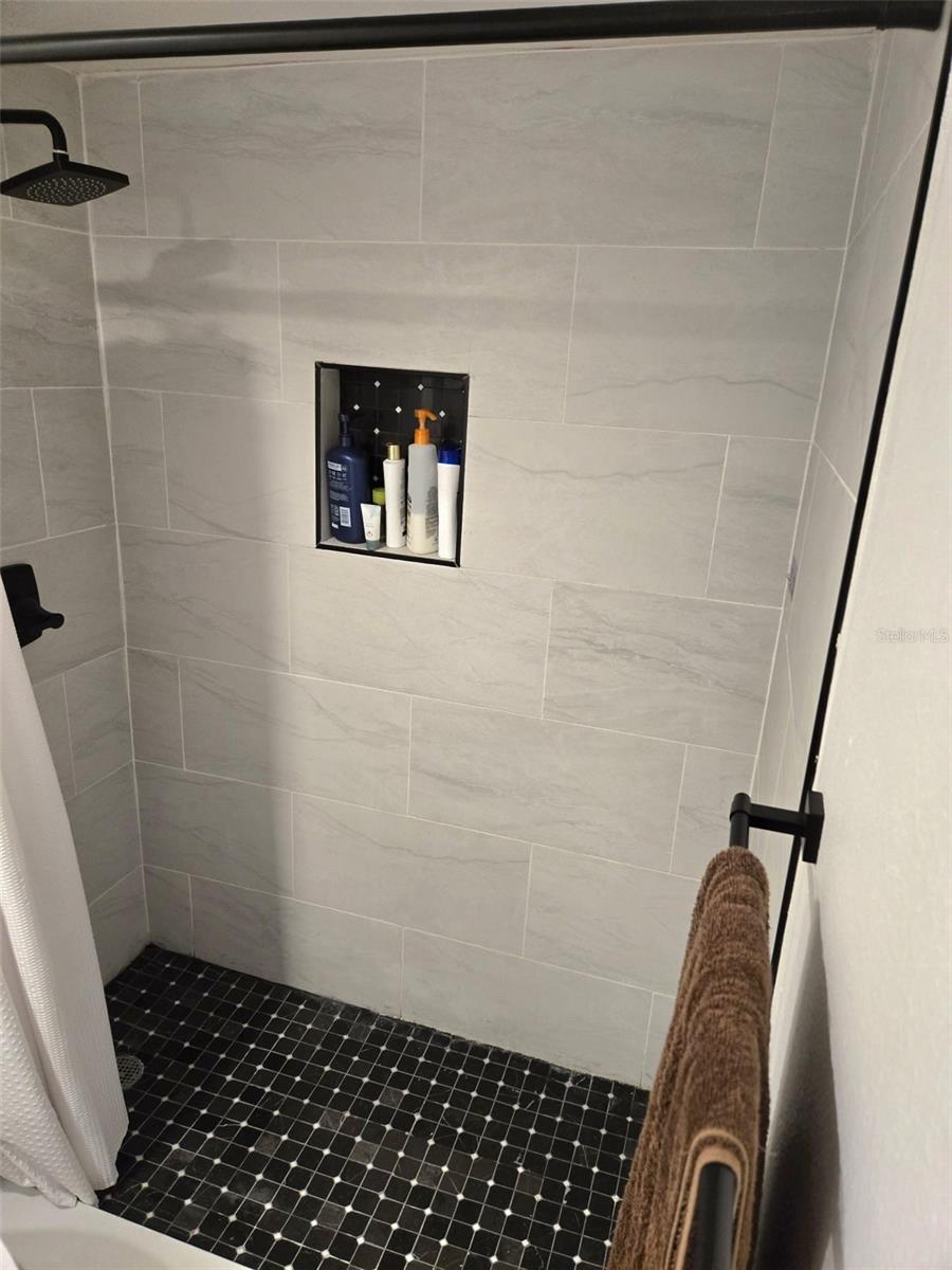 Image 16 of 26 For 2280 Springwood Circle W