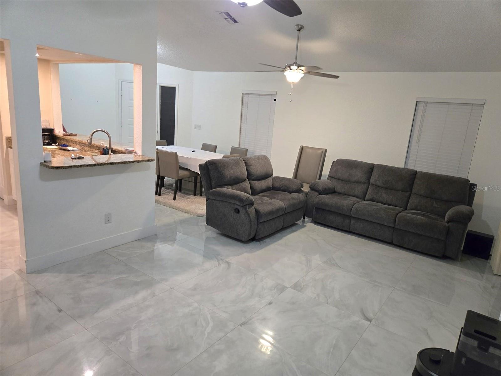 Image 5 of 26 For 2280 Springwood Circle W