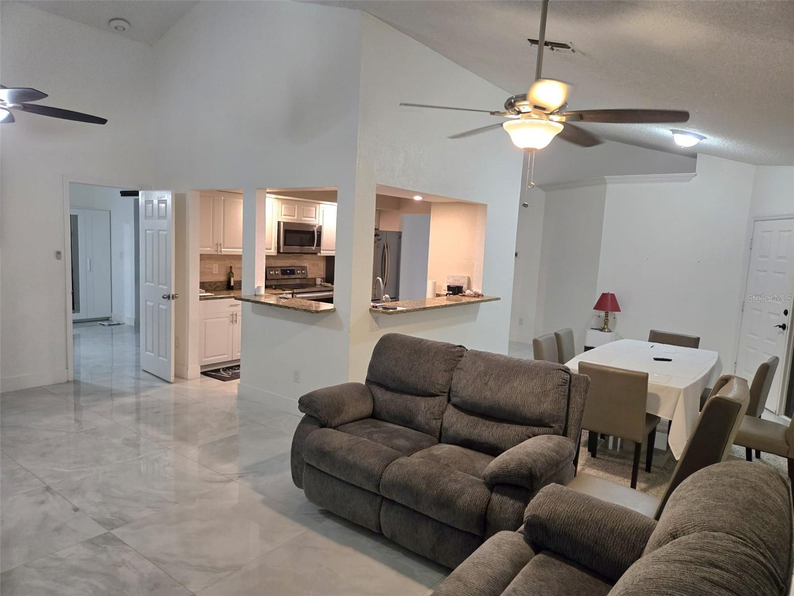 Image 8 of 26 For 2280 Springwood Circle W