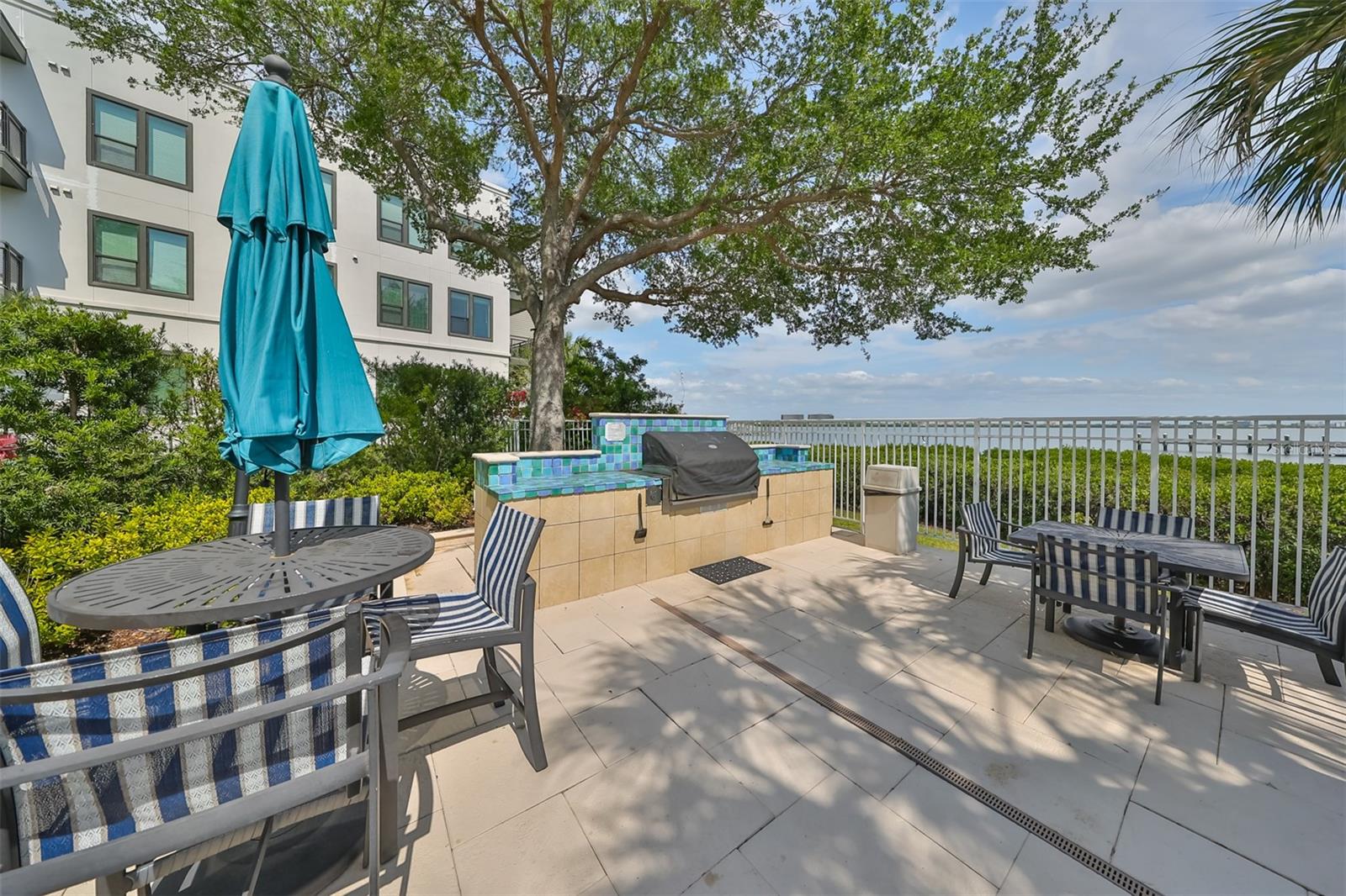 Image 15 of 54 For 2305 Bay Club Circle 2305