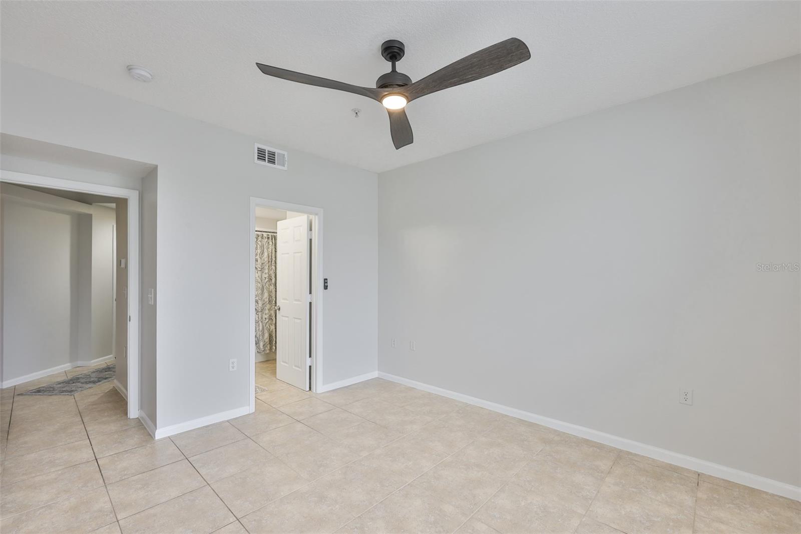 Image 22 of 54 For 2305 Bay Club Circle 2305