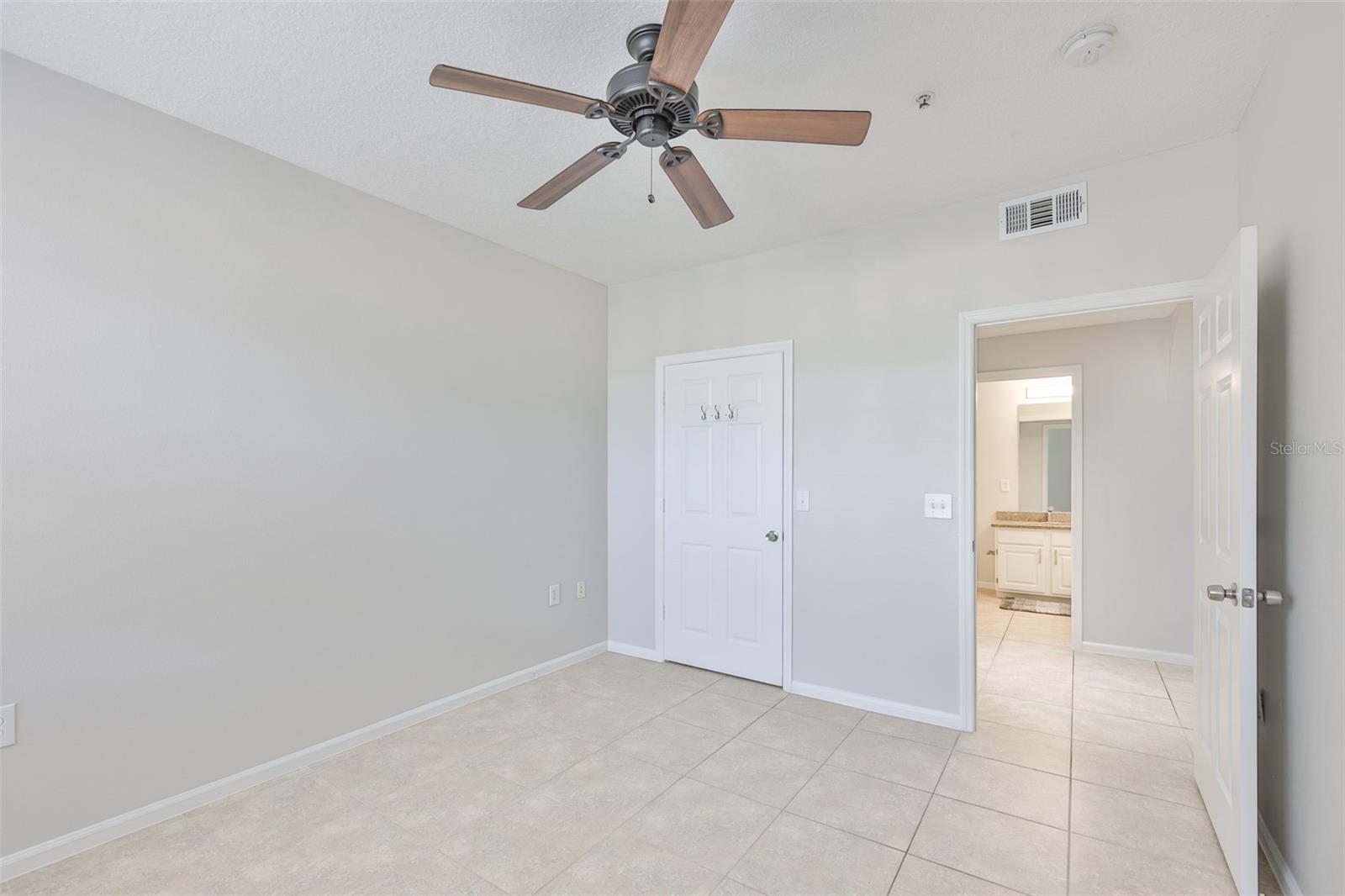 Image 26 of 54 For 2305 Bay Club Circle 2305