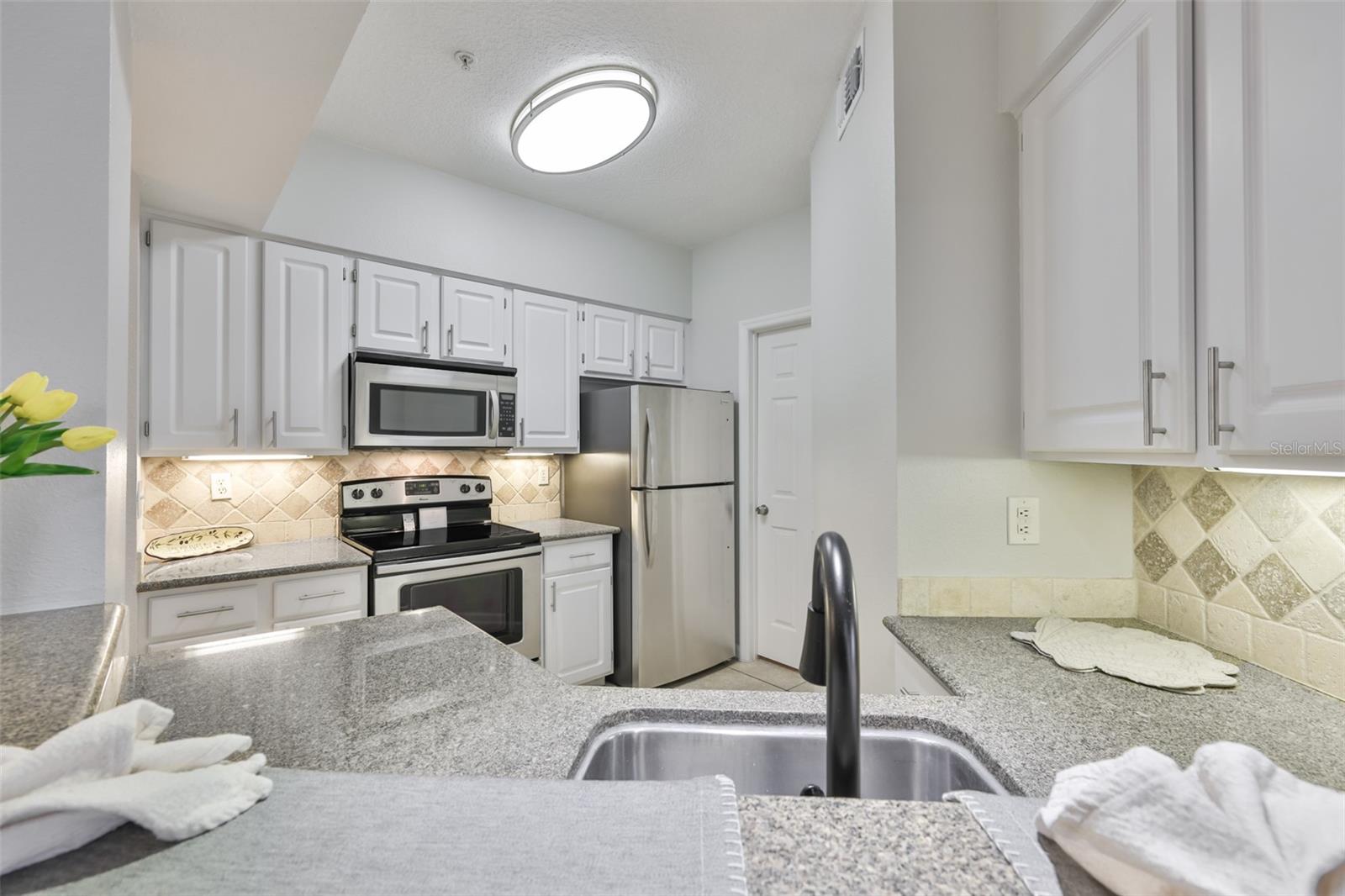 Image 6 of 54 For 2305 Bay Club Circle 2305