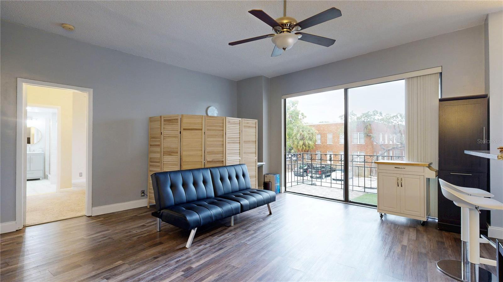 Image 5 of 28 For 2109 Bayshore Boulevard 205