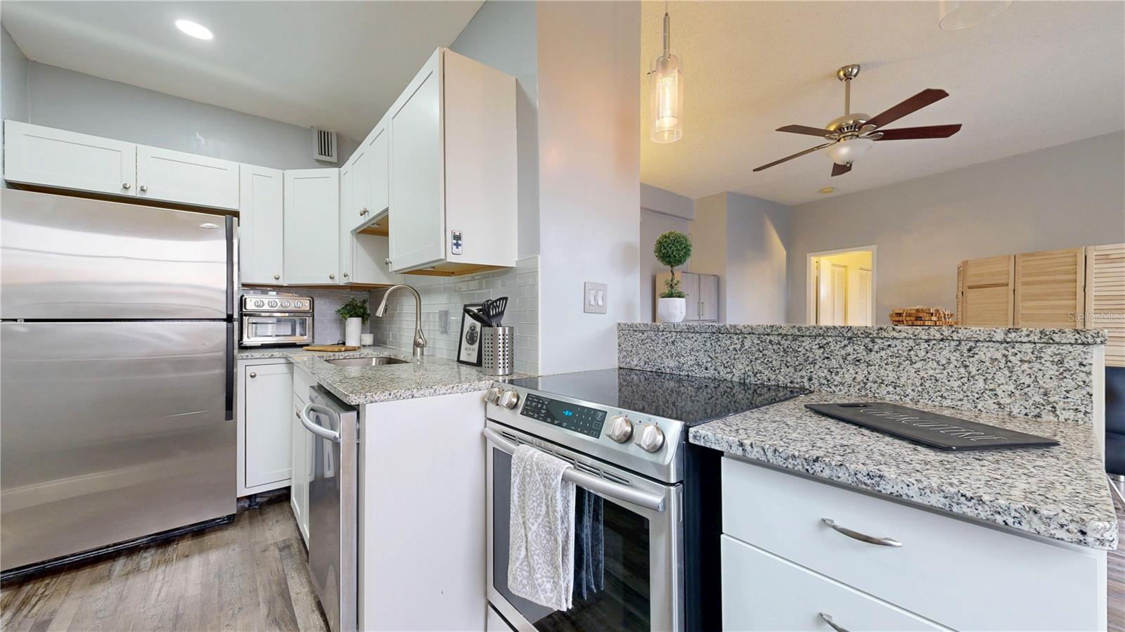 Image 7 of 28 For 2109 Bayshore Boulevard 205