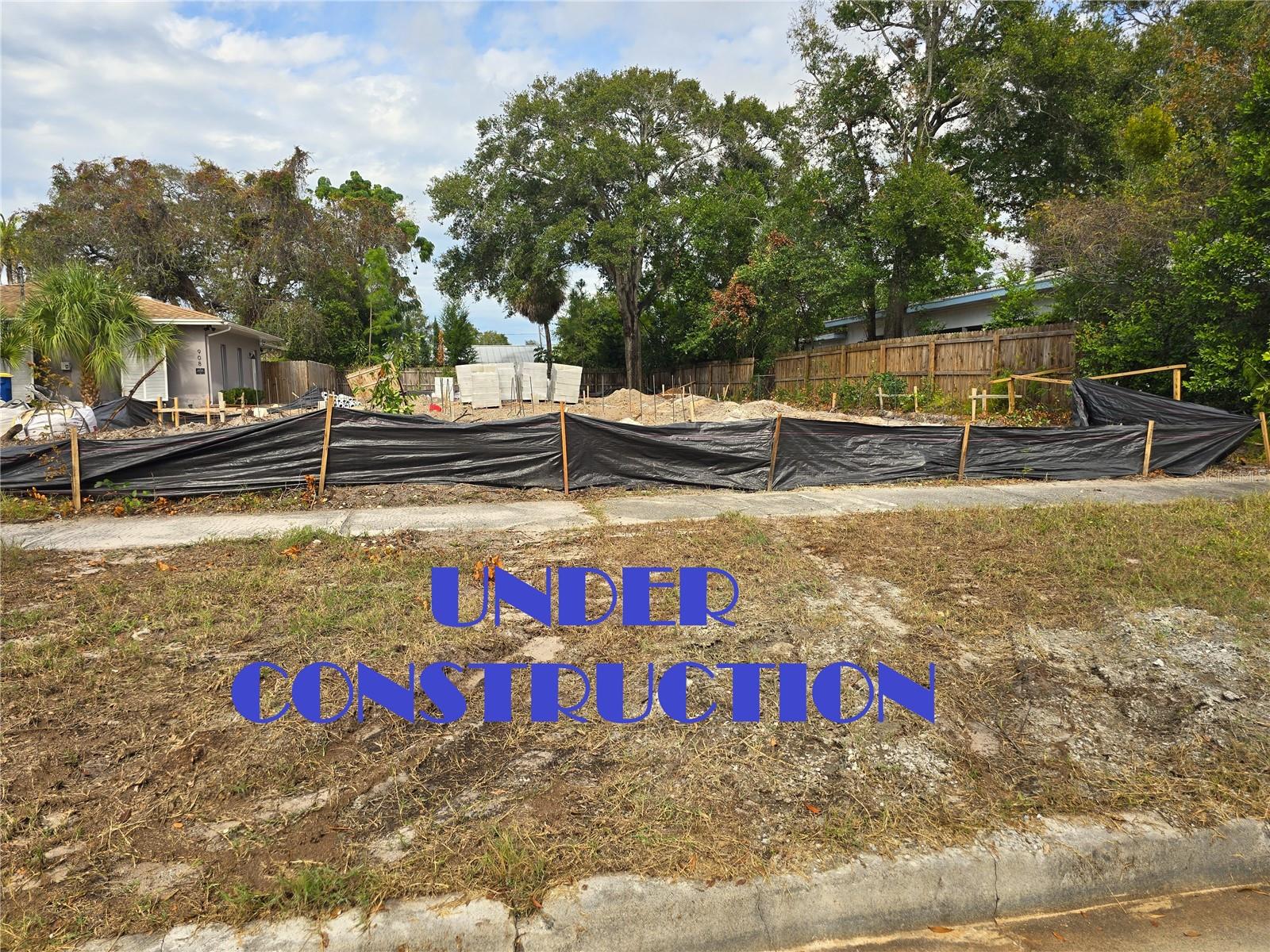 Image 2 of 48 For 912 Grand Central St