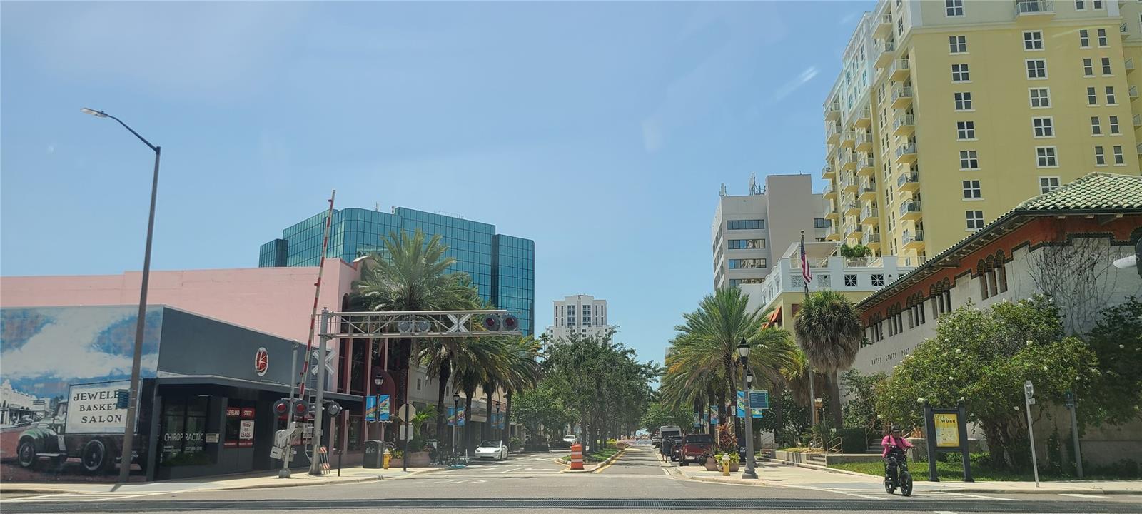 Image 46 of 48 For 912 Grand Central St