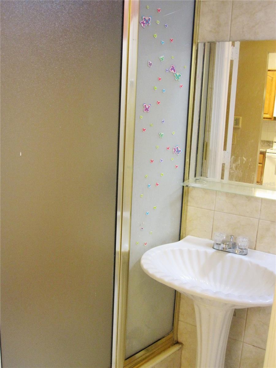 Image 16 of 20 For 5100 Burchette Road 606