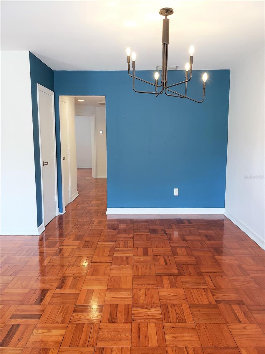 Image 13 of 36 For 707 Lois Avenue