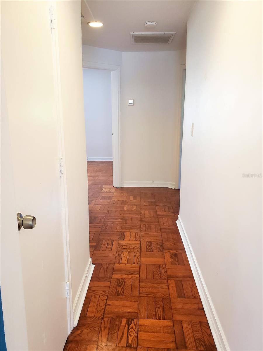 Image 15 of 36 For 707 Lois Avenue