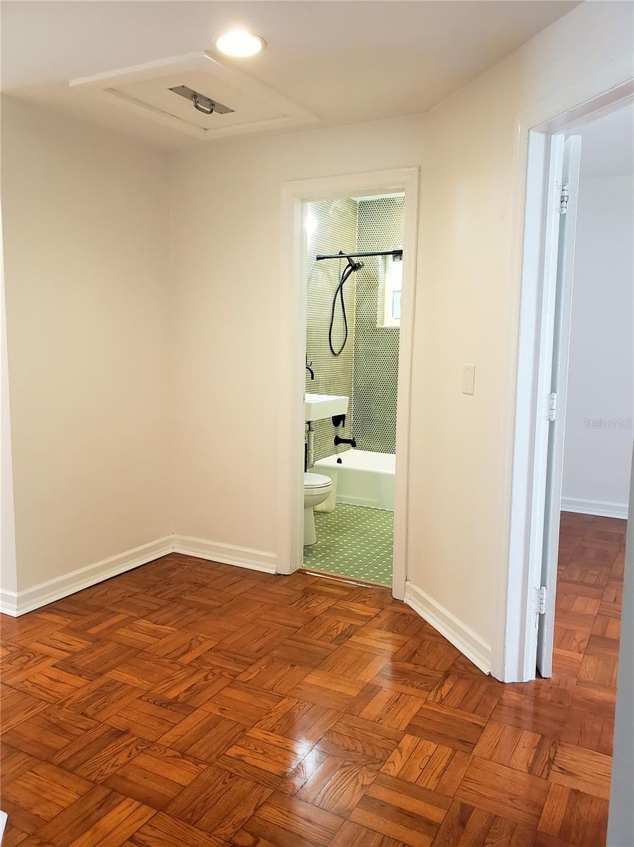 Image 16 of 36 For 707 Lois Avenue