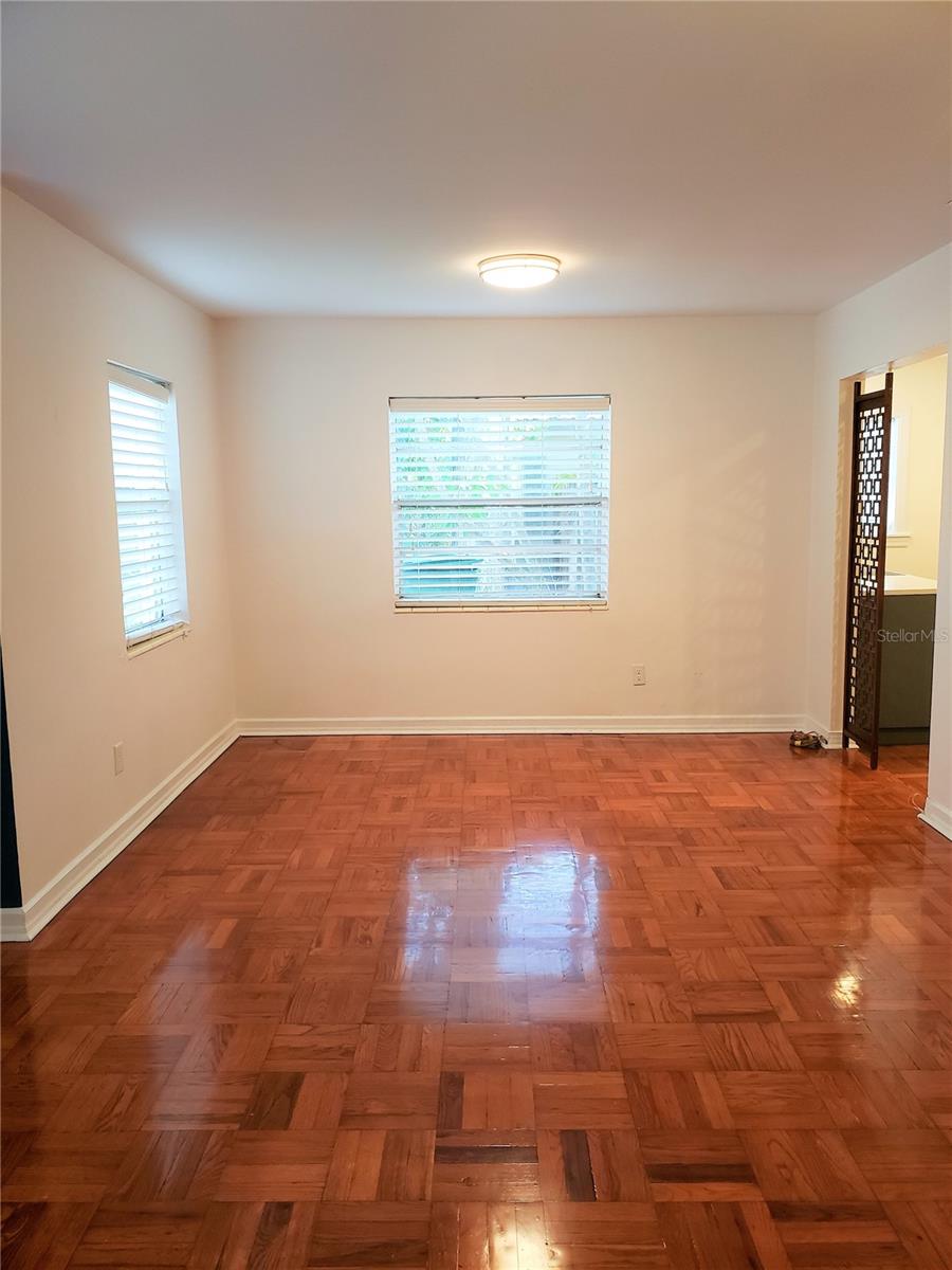 Image 6 of 36 For 707 Lois Avenue