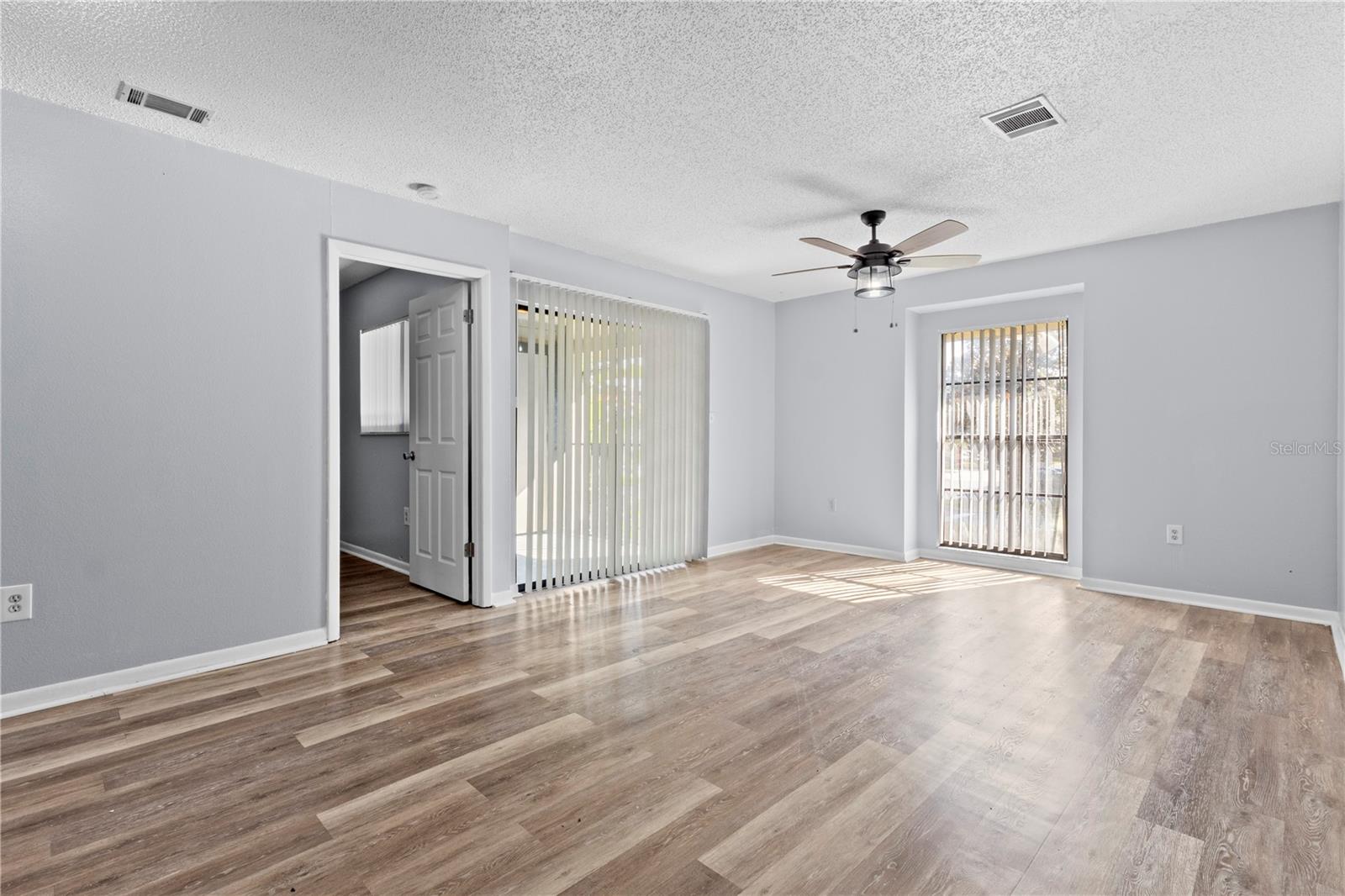 Image 11 of 23 For 4111 Ashford Green Place B202