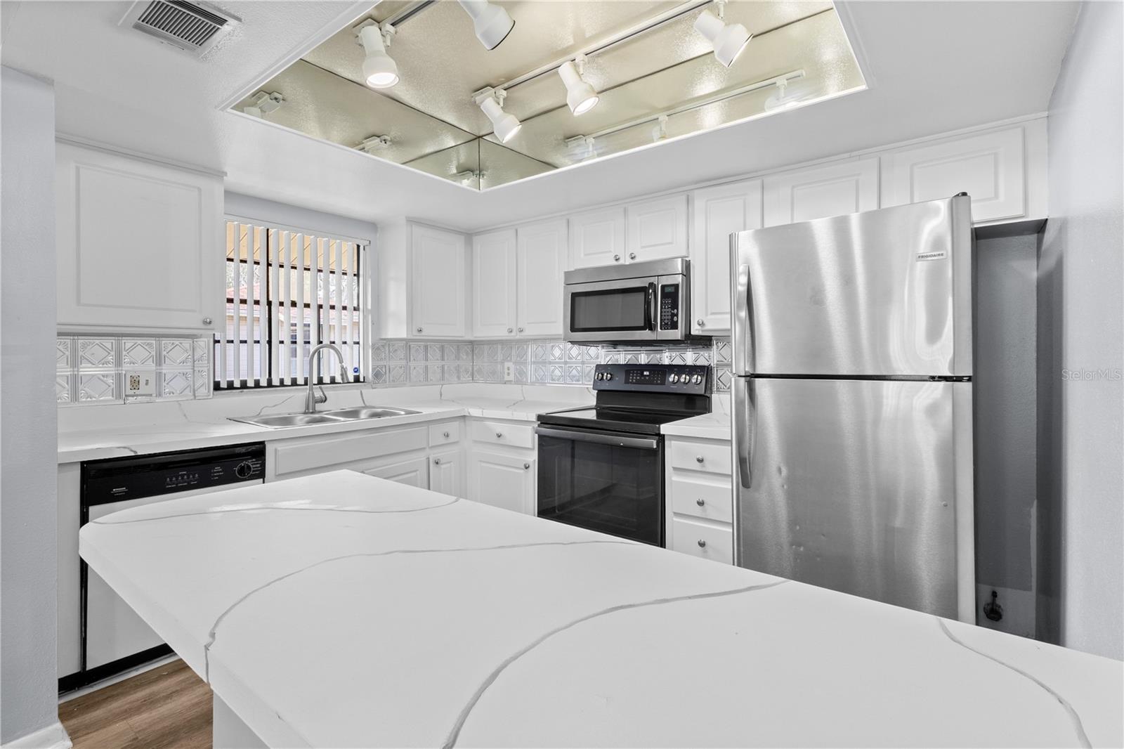 Image 4 of 23 For 4111 Ashford Green Place B202