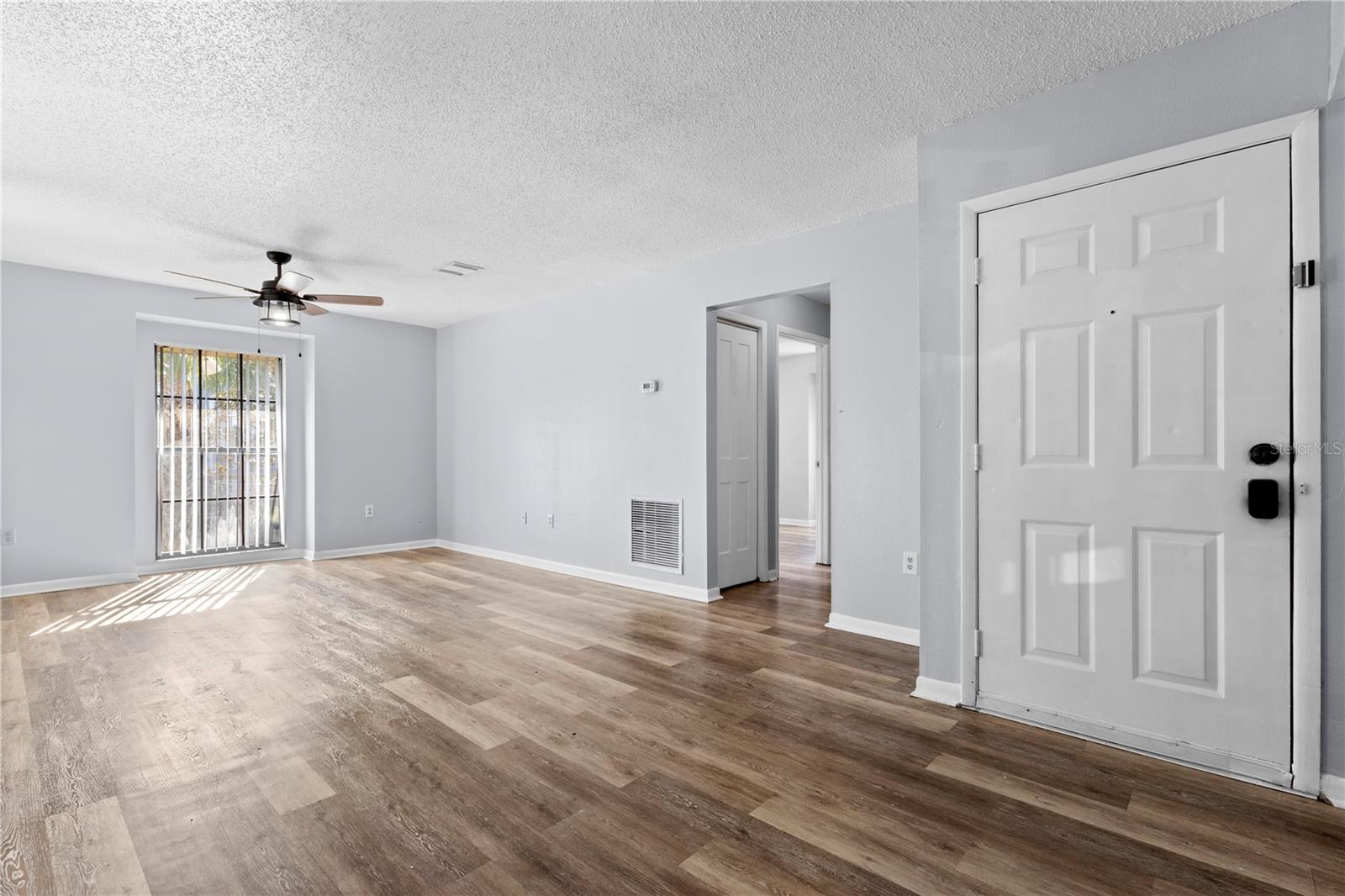 Image 8 of 23 For 4111 Ashford Green Place B202