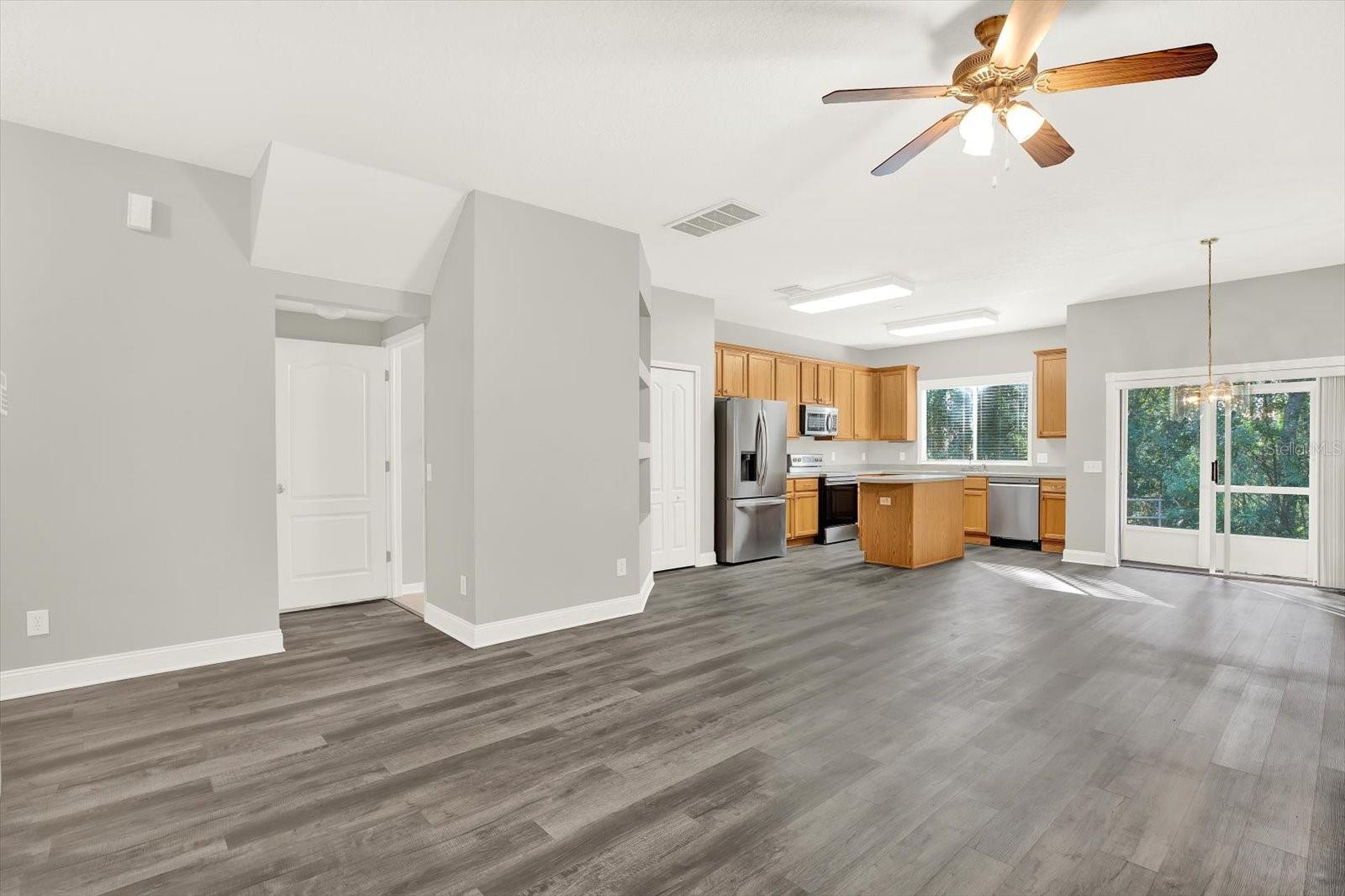 Image 4 of 24 For 17454 Stinchar Drive