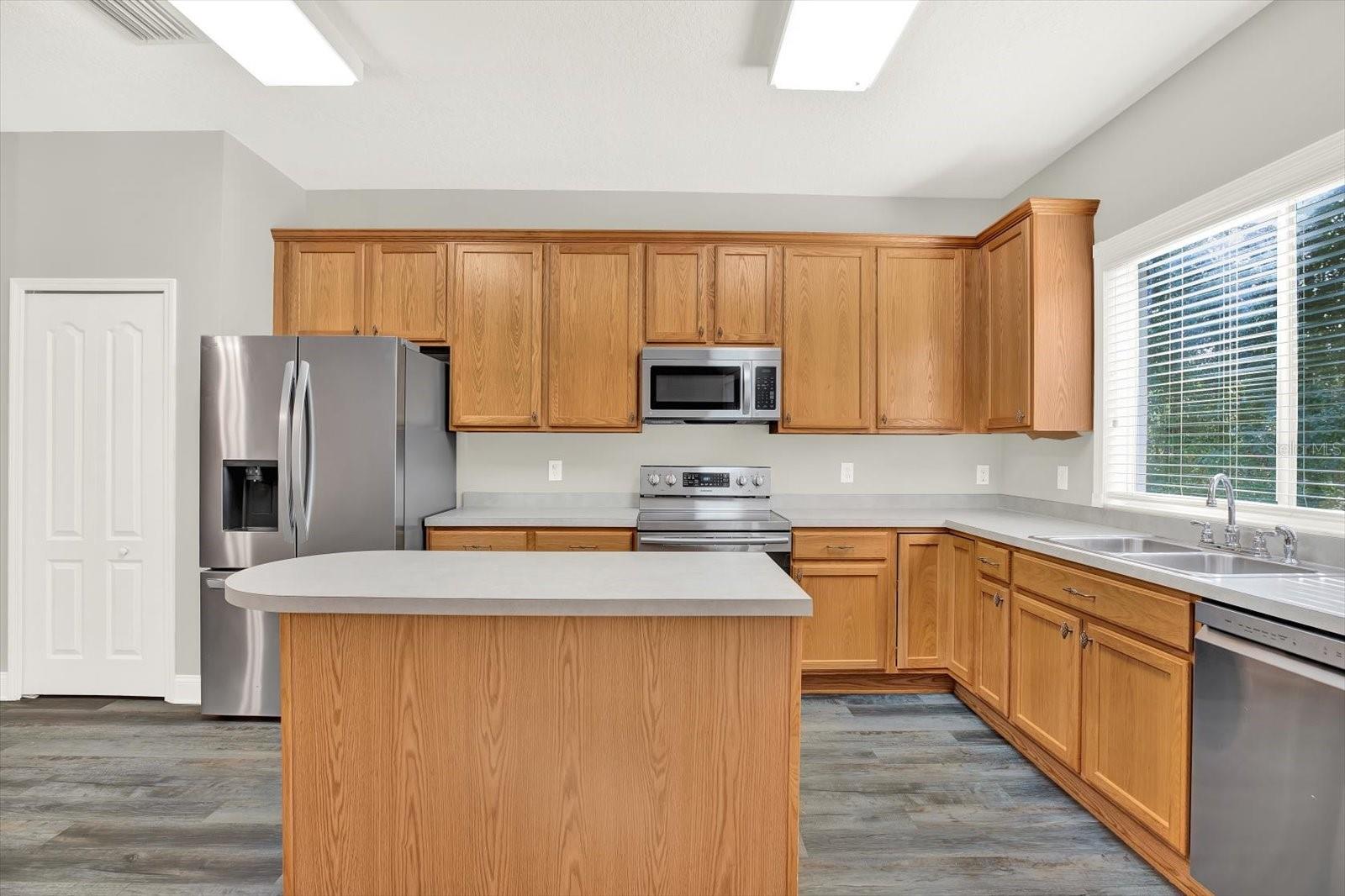 Image 6 of 24 For 17454 Stinchar Drive