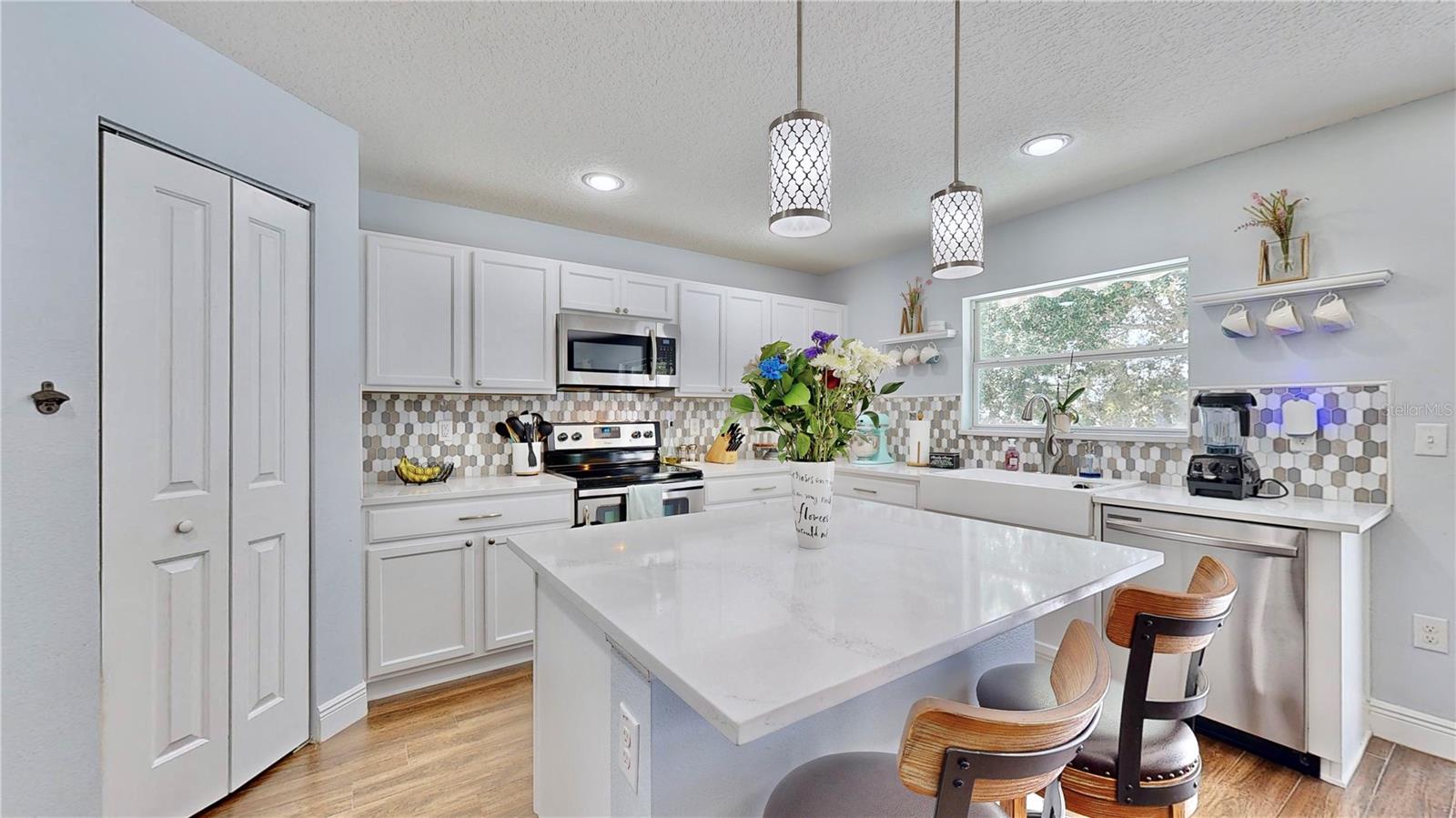 Image 8 of 31 For 16526 Caju Road